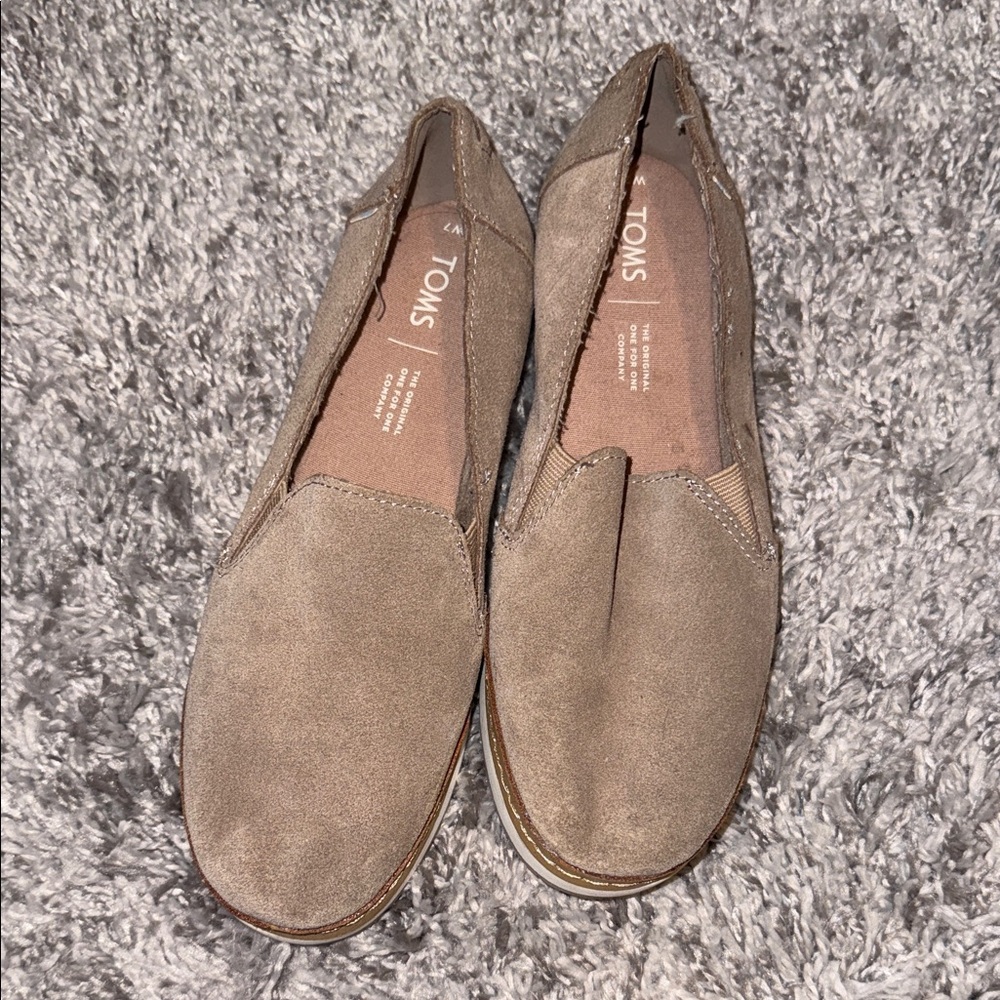 TOMS Women's Brown Suede Loafers